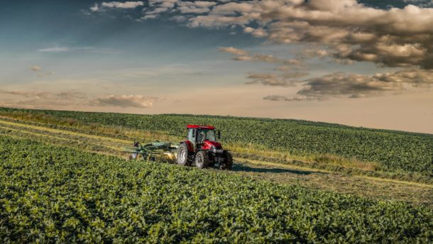 Caseih farmall a 0822 at field shots dscf7815 2636 1481