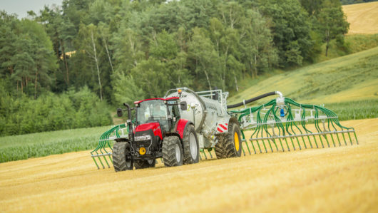 Caseih luxxum 120 joskin slurry tank field 072016 deimg 9912