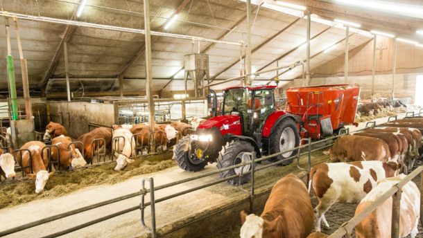 Caseih luxxum 120 feeder wagon 072016 de img 73291 2126 1418