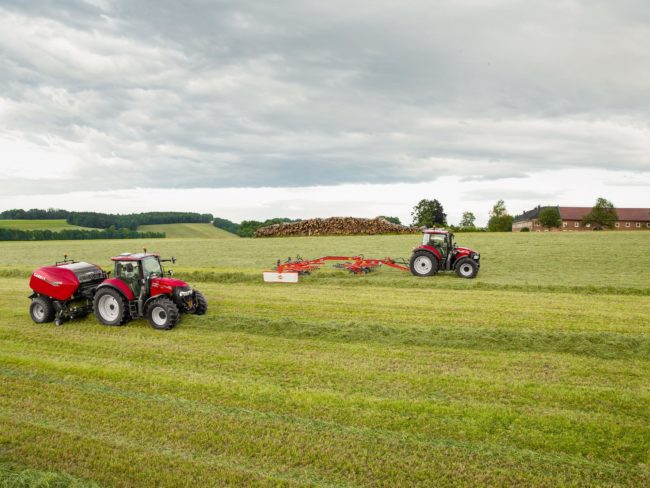 Caseih luxxum 100 luxxum 120 group photo grassland 062016 atimg 3990 2880 1920