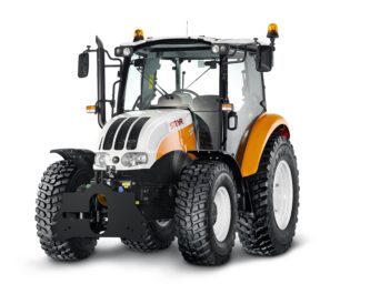 Steyr kompakt 4065s municipal studioshot stvalentin austria 150304 00011 3872 2592