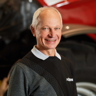 Case Steyr Portraits 13006