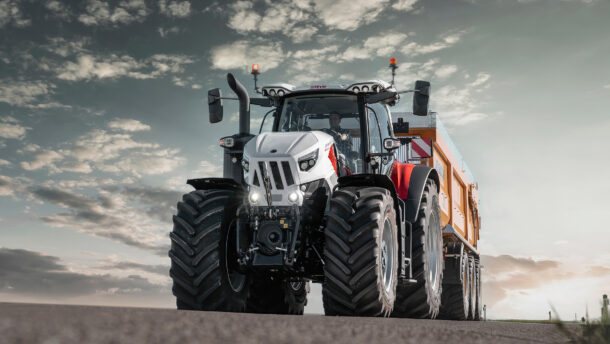 STEYR Traktoren 6440 Cervus CVT Transport